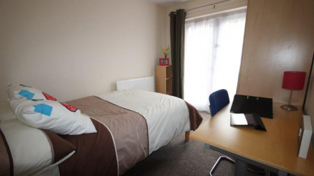 Bedroom 1 at 28 Broom Walk